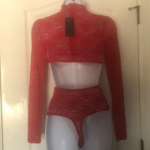 NWT Guess Victotorian Red Lace Longsleeve Bodysuit - Picture 2 of 13